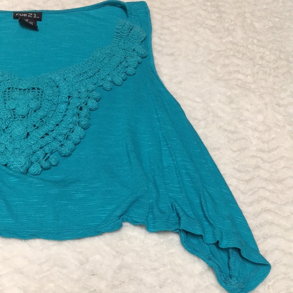 Rue 21 Crop Top - Medium - Picture 4 of 8